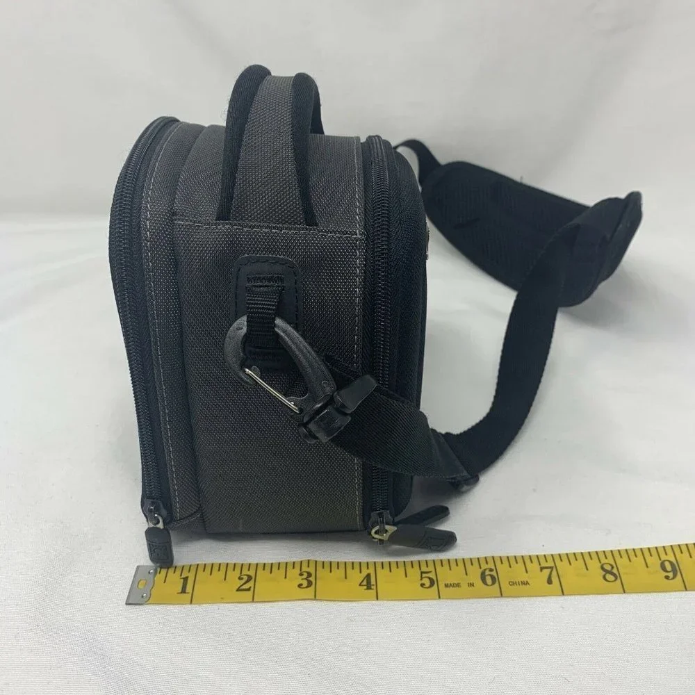 CASE LOGIC - Camera Bag w/Shoulder Strap